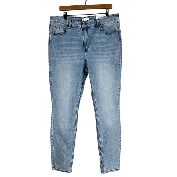 NWT H&M Jeans Womens 18 Light Wash High Waisted Skinny Clean Cut Normcore - Picture 1 of 6